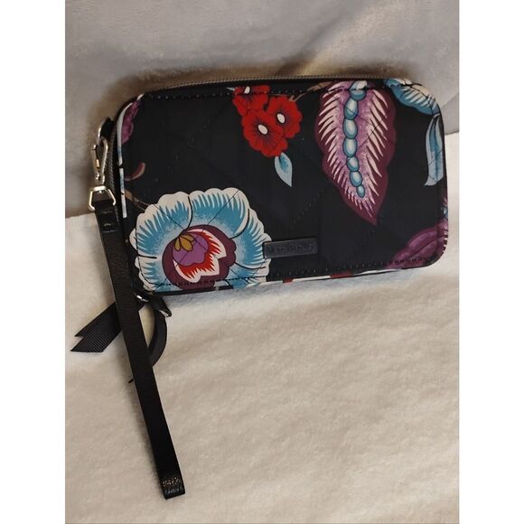 Vera Bradley Handbags - Used Vera Bradley Crossbody
